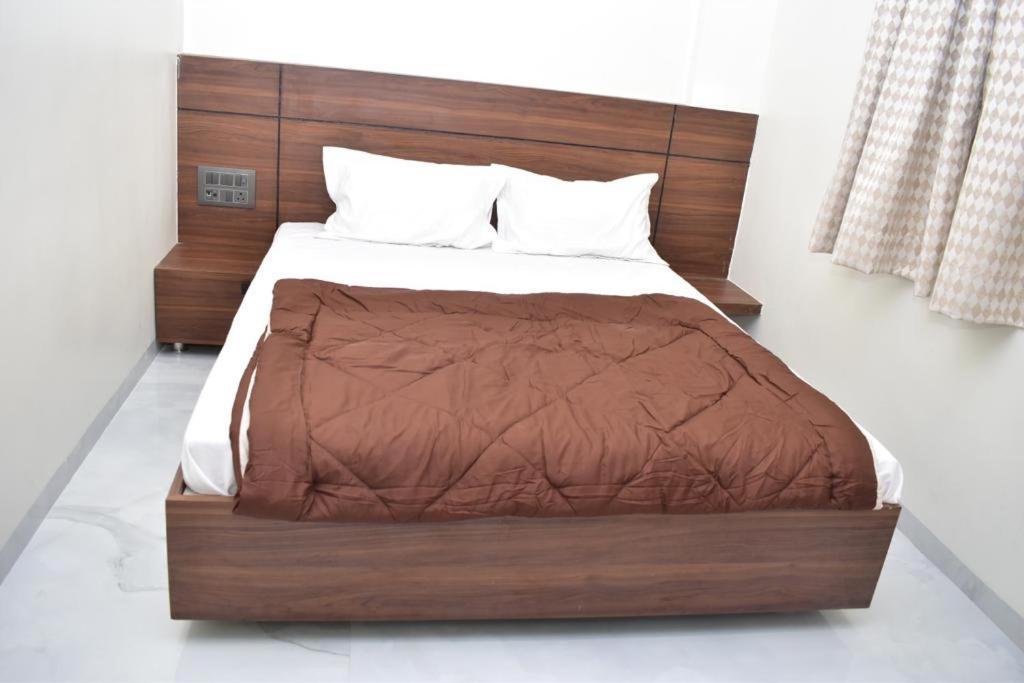 Hotel Sai Sandesh Shirdi Dış mekan fotoğraf
